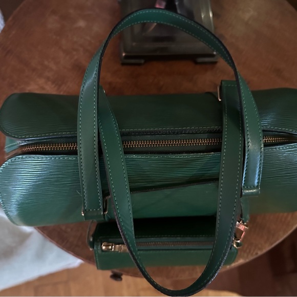 - Louis Vuitton Papillon Epi Green Leather Shoulder Bag with Matching Poch… - Picture 10 of 13